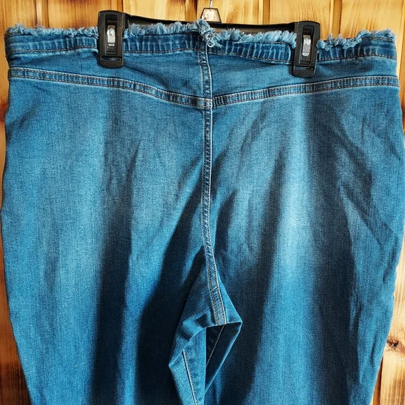Wild Fable ruched low rise flare raw hem jeans Size 16 - Picture 7 of 7